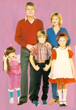 the Small Wonder cast, with Vicki the robot